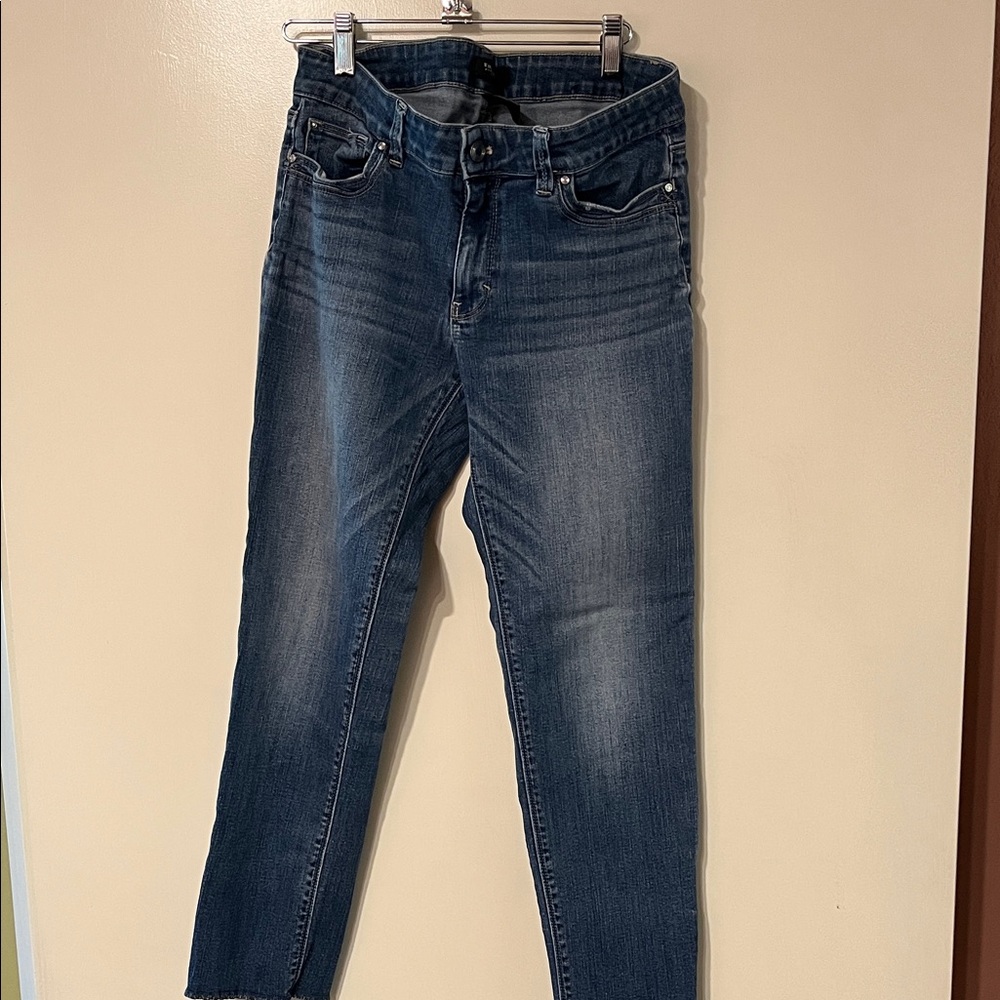 White House Black Market 5 Pocket Blue Denim Slim Crop Jeans